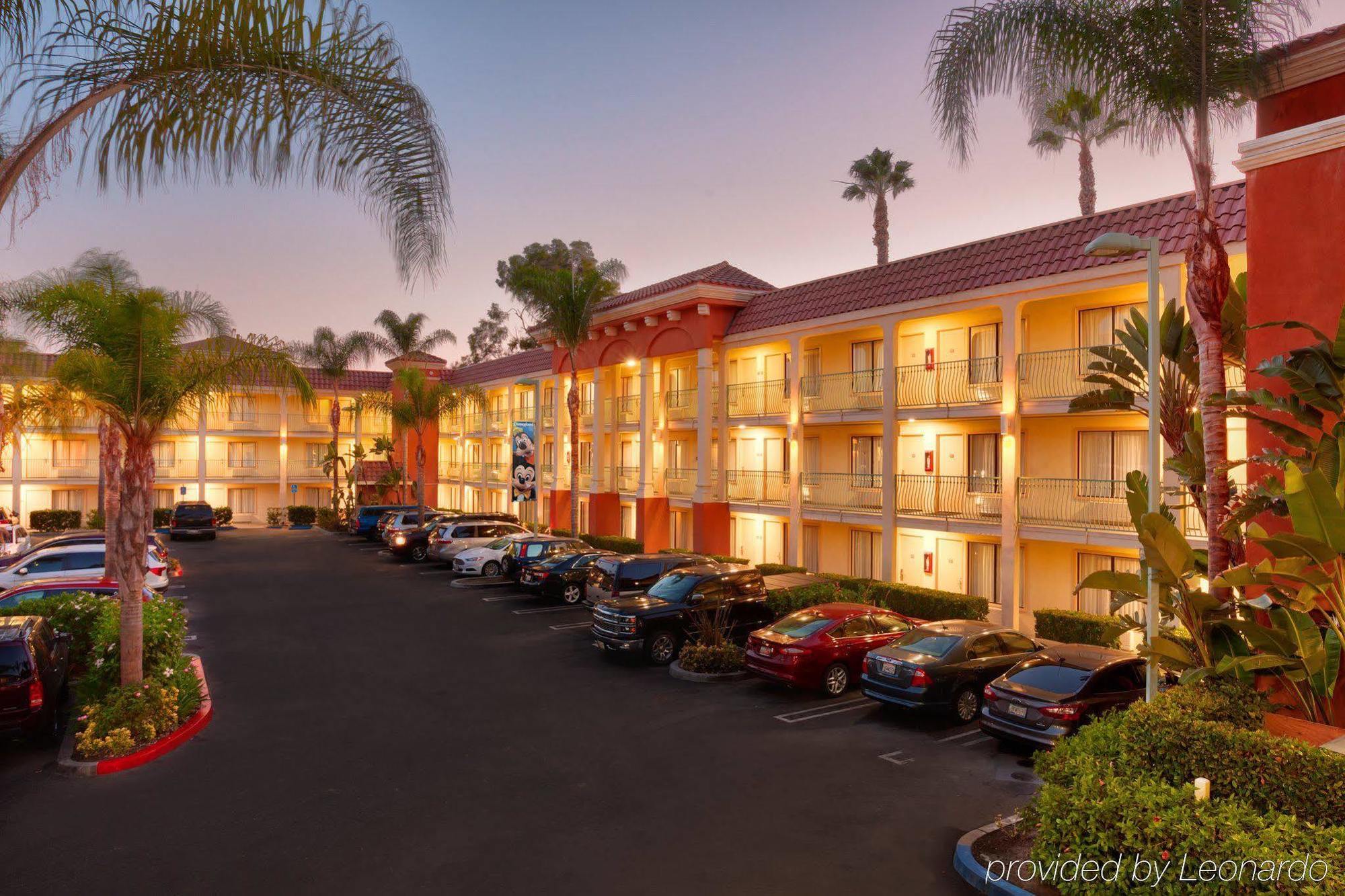 Cortona Inn And Suites Anaheim Resort Ngoại thất bức ảnh